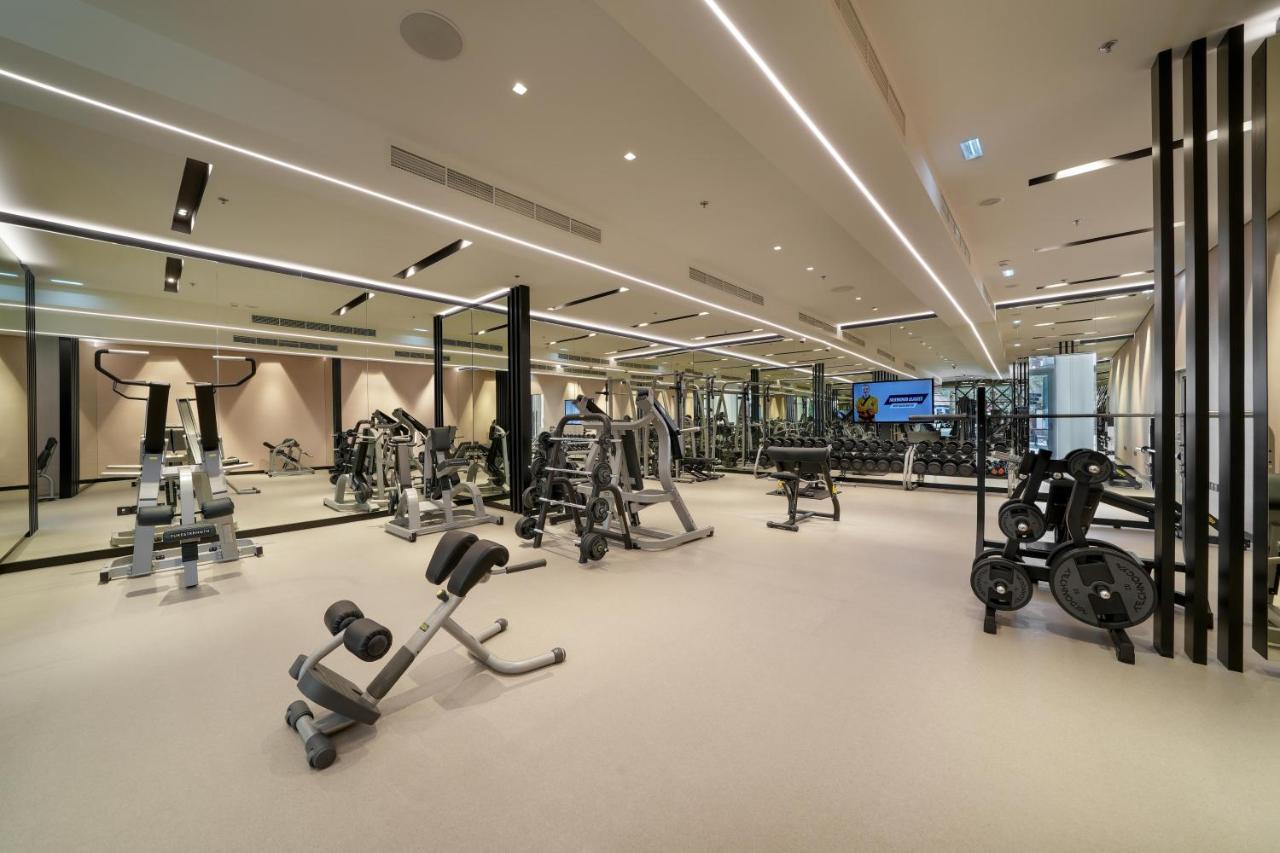 Al Ain Rotana Hotel Exterior foto The gym at The Dorchester